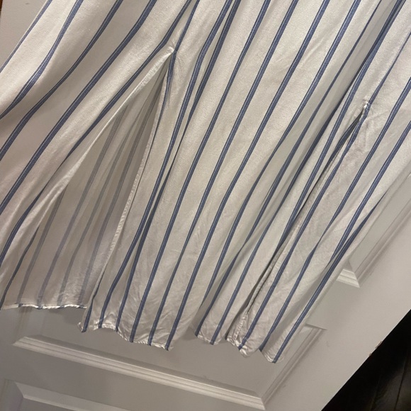 Off the shoulder Dress - Picture 2 of 3